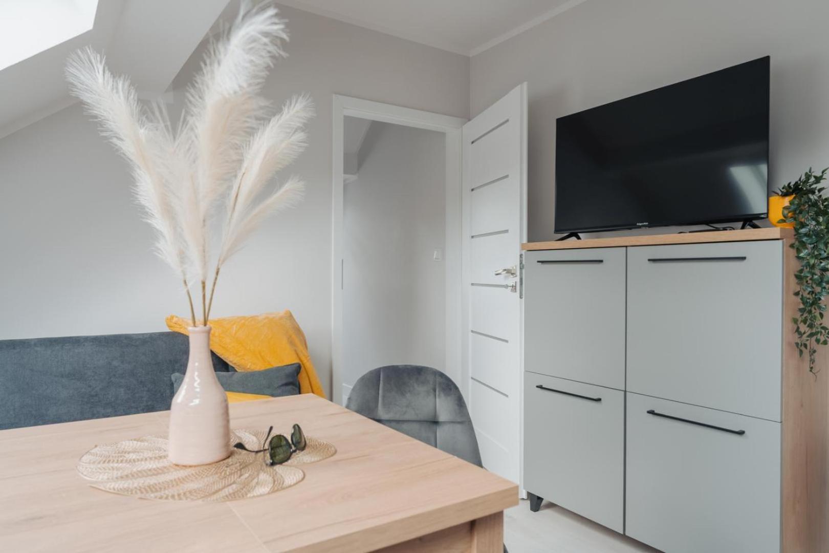 Apartamenty Ok'S - Blisko Centrum W Pelni Wyposazone - By Spaceapart Еленя-Гура Экстерьер фото