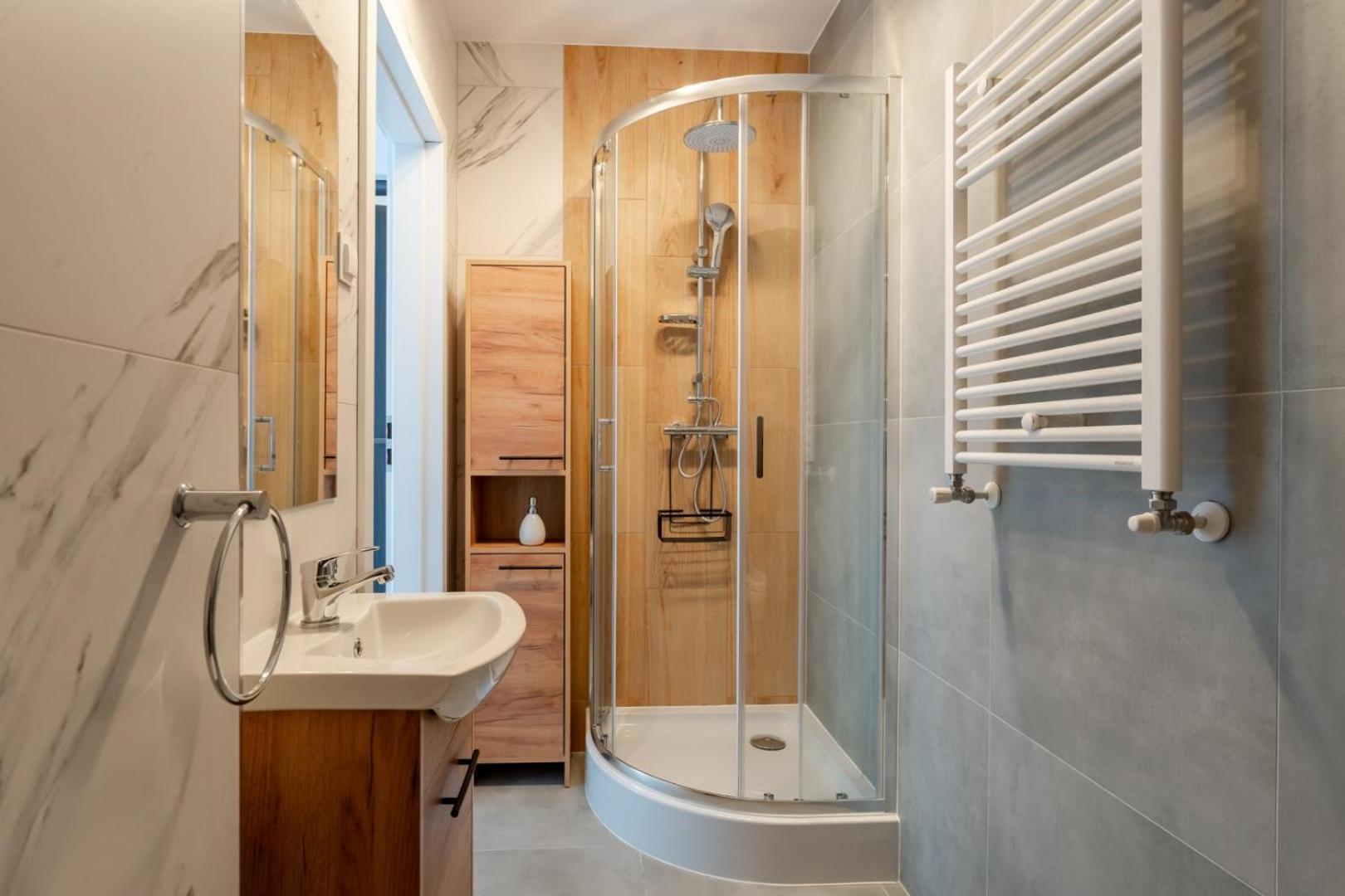 Apartamenty Ok'S - Blisko Centrum W Pelni Wyposazone - By Spaceapart Еленя-Гура Экстерьер фото